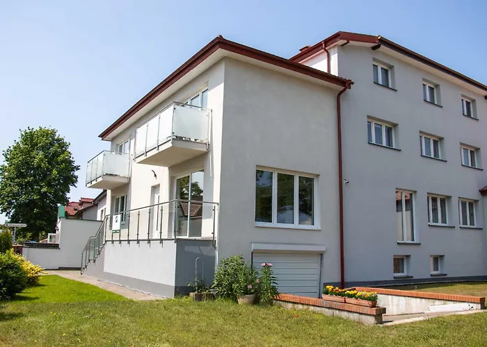 Pokoje I Apartamenty Pod Debem