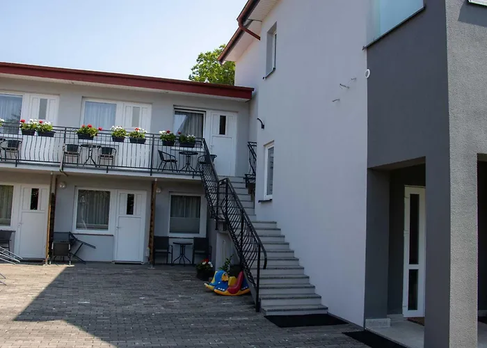 Pokoje I Apartamenty Pod Debem