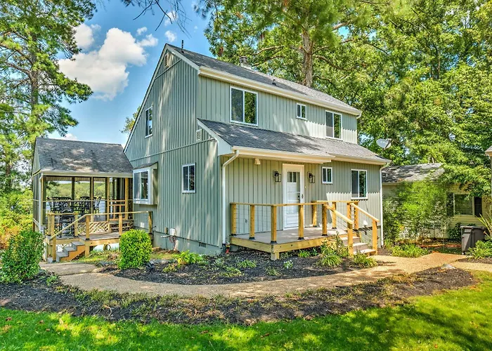River Refresh - Waterfront With Spa On Placid Bay Luxury Vacation Rental By B Michaels Escapes