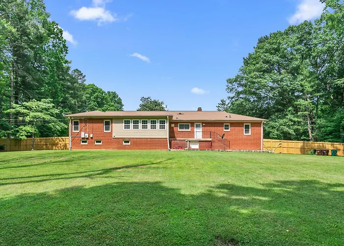 Charming 4-Bedroom Retreat House