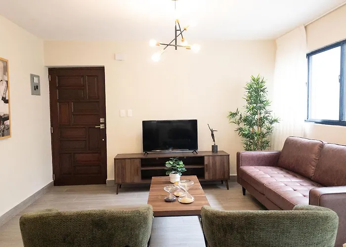 Plaza Colonial Suites By Yellowkey