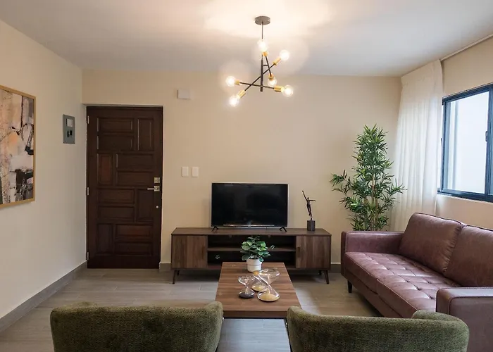 Plaza Colonial Suites By Yellowkey