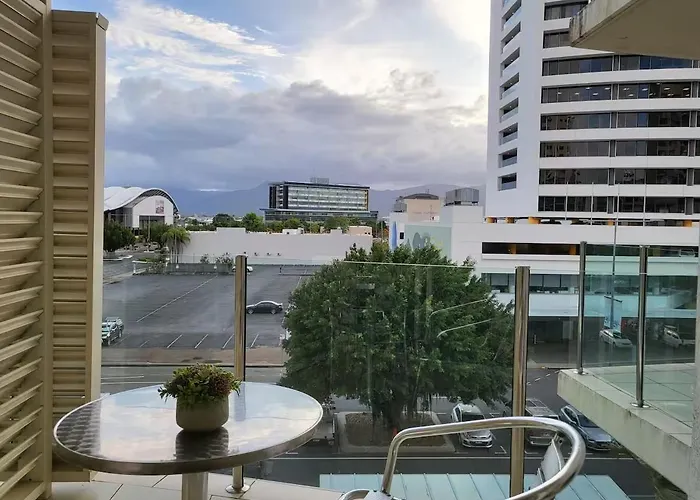 City Quays Private Apartments - Best Cbd Location & Comfort
