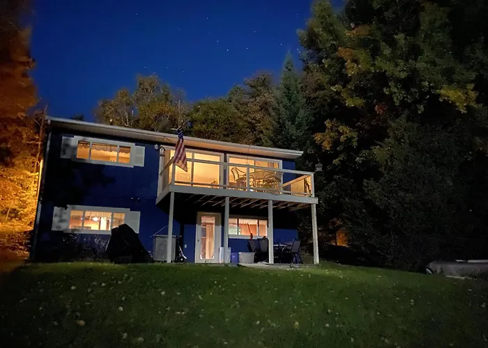 Private Lakefront House On Peaceful Private Lake