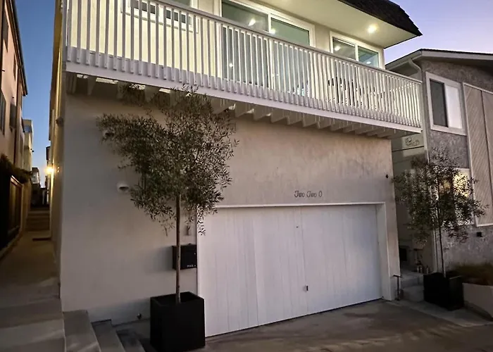 Manhattan Beach Modern Panoramic Sea View