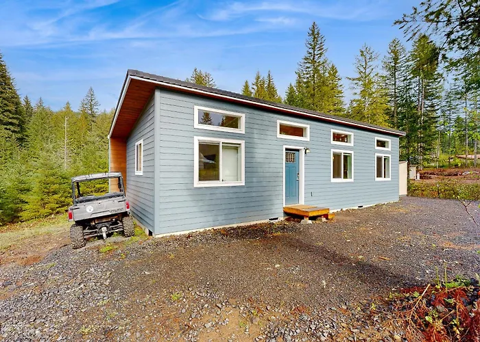 Fire Pit & Mtn Views! Cabin | $1 Cleaning Fee