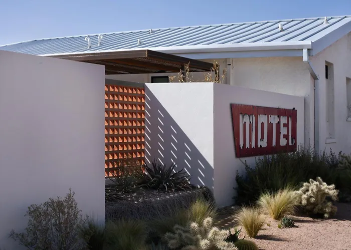 Large West Texas Suite At Iconic Property