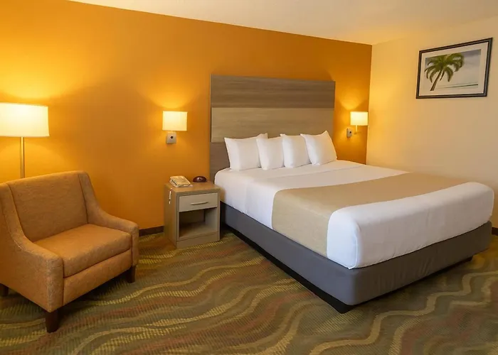 Travelodge By Wyndham Muskegon