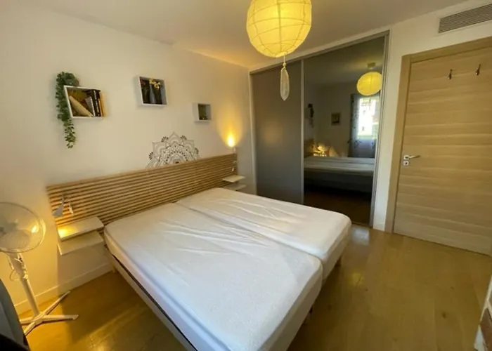 Appartement De Standing Avec Jardin Privatif, Proche Du Lac Et Du Centre, Parking Inclus