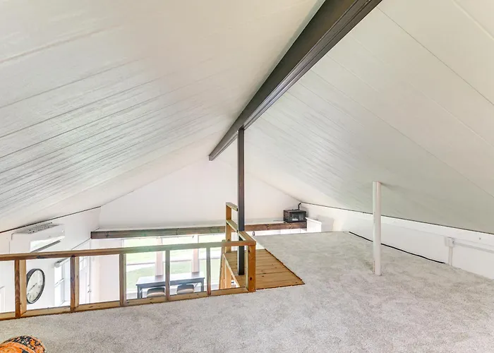 Seabreeze Retreat: Waterfront Home Near Sargent
