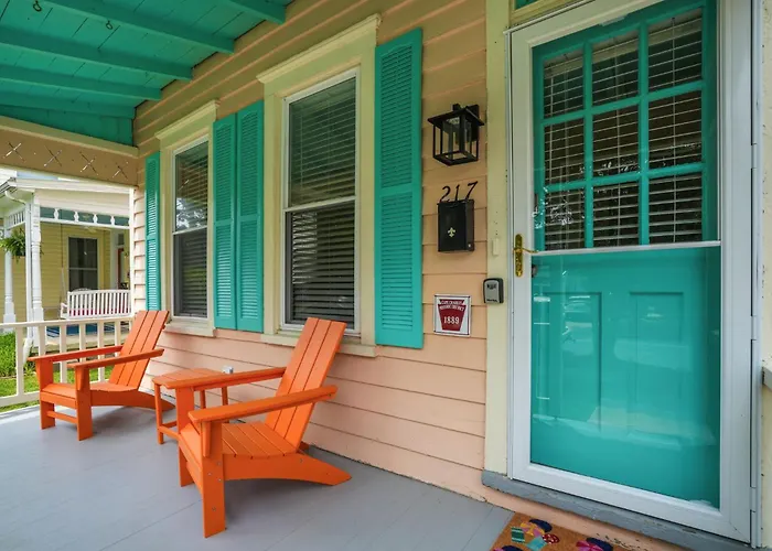 The Beach Peach - Downtown Location With New Charm!