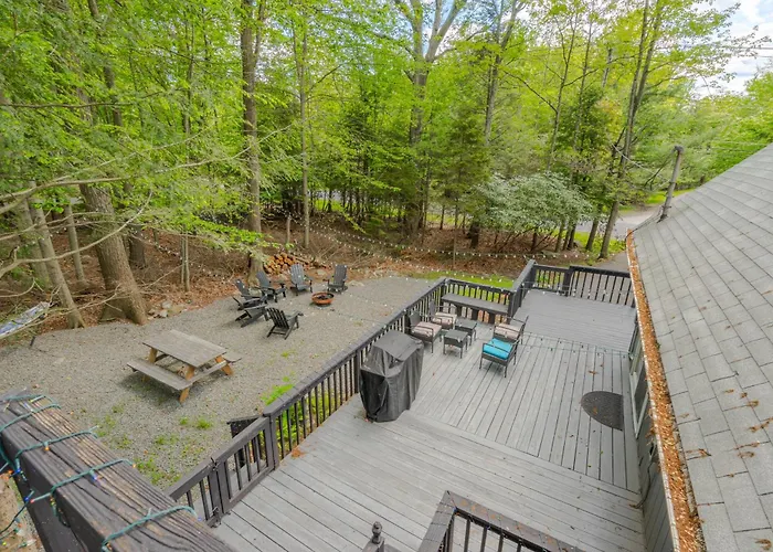 Poconos Pines Retreat Getaway Near Top Attractions