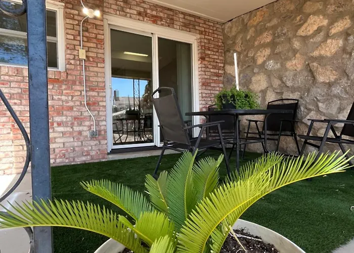 Cozy Townhome 5 Min To Airport