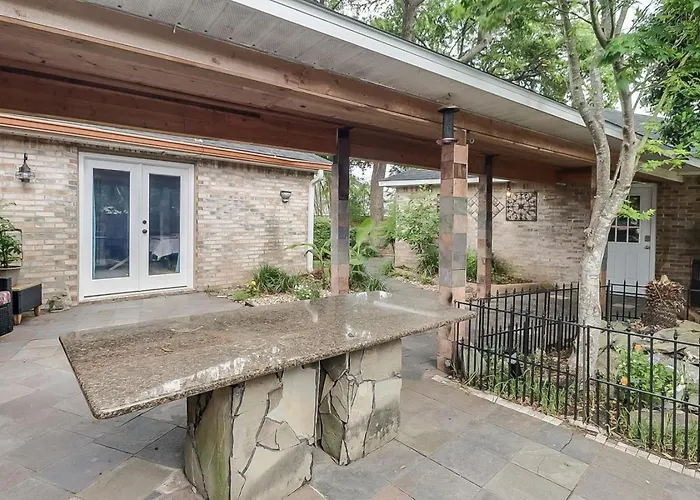 Long Beach Maple House