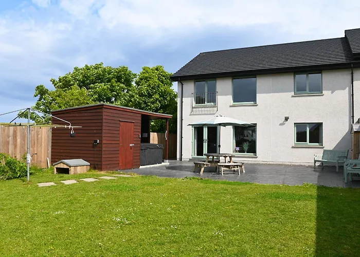 Aurora - Self Catering, Kirkwall, Quiet Location With Luxury Hot Tub