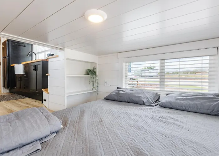 Zion Designer Tiny Home Private Deck & Bbq
