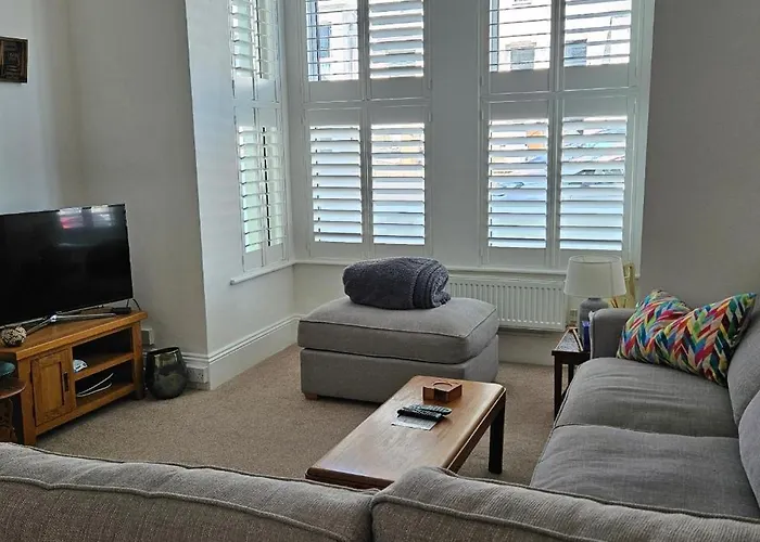 Room In Beautiful Victorian Home