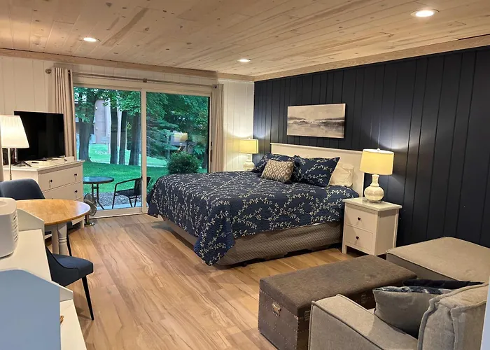 Shanty Creek, Condo, Golf ,Sleeps 4, Pets Welcome!