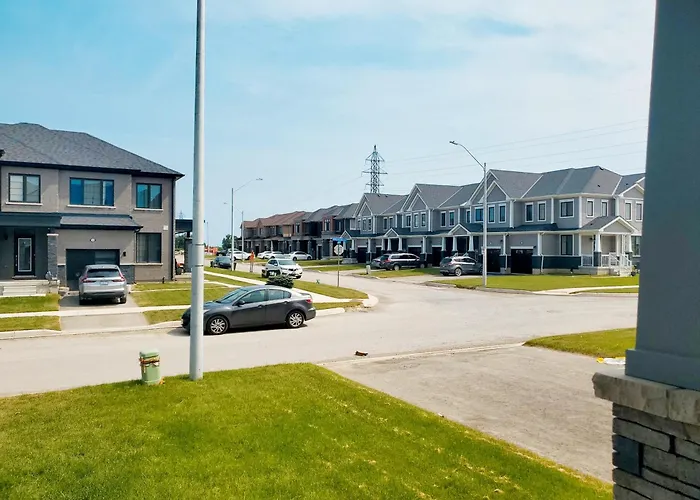 3Br Home Near Niagara Falls King Bed Free Parking 75 Inch Tv & Wi-Fi