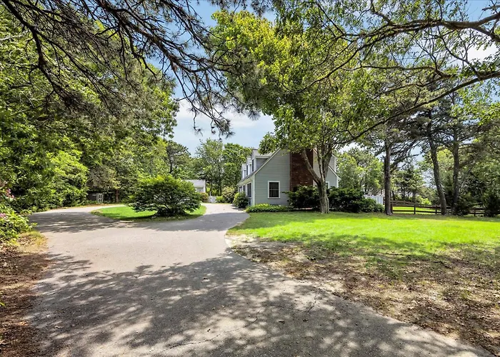Scraggy Neck 5-Bed Retreat, Fenced Yard With Deck , Sleeps 10, Dog-Friendly, Grill, Community Boat Ramp And Playground, Scenic Loop For Walking And Biking, Perfect Vacation Getaway, 24 Hour Hospitality