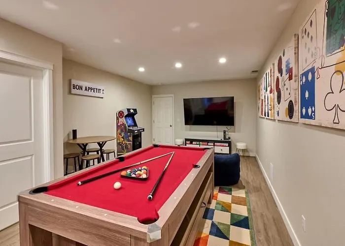 Villa With Hot Tub, Firepit And Game Room