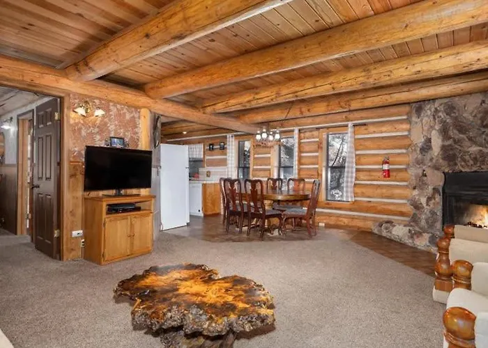Yosemite Log Cabin-Rustic Charm-Sleeps 8