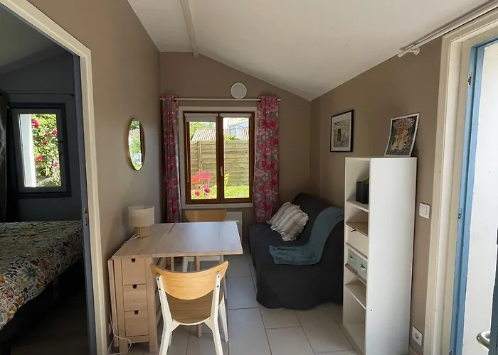 Independent 2 Bedrooms With Garden