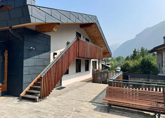 We Are 4810 Chalet Les Crampons
