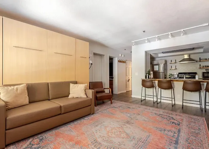 Modern Kirkwood One Bedroom With Deck