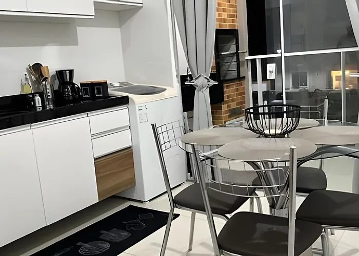 Apto prático | 2 Qtos + Lazer + Garagem