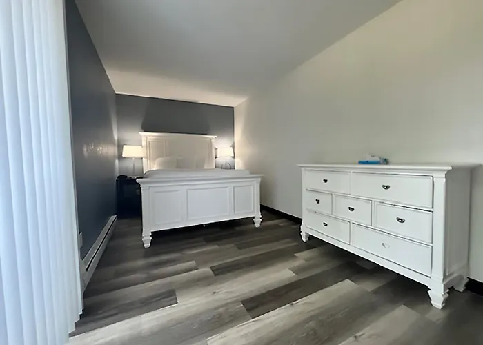 Travelodge By Wyndham Traverse City Mi