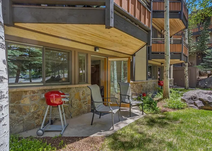 Laurelwood Condominiums 202