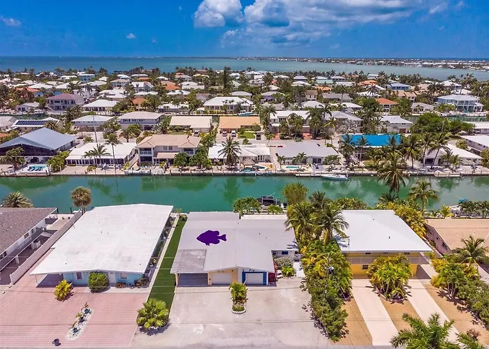Keys Dream - Luxury Waterfront Home, Beach Club W Pool, 37' Dock