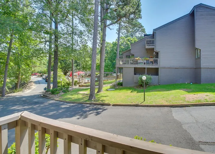Pool, Hot Tub & Lake Access: Lake Hamilton Condo!