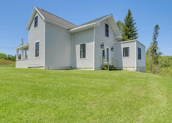 Pond Views: Spacious Family Home In Presque Isle!