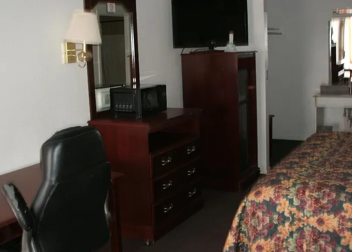 Camlot Inn Motel