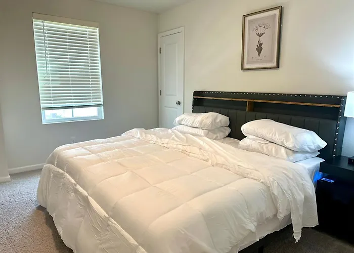 Beautiful Spacious Family-Friendly Home