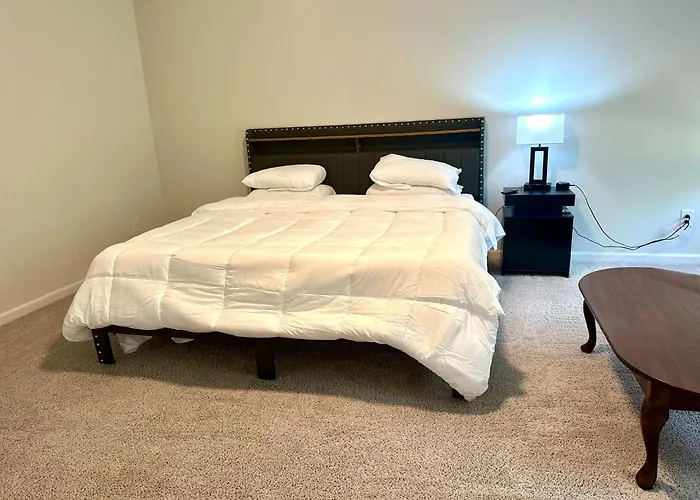 Beautiful Spacious Family-Friendly Home