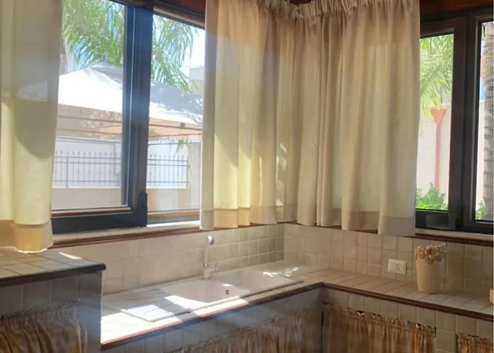 Lulu House