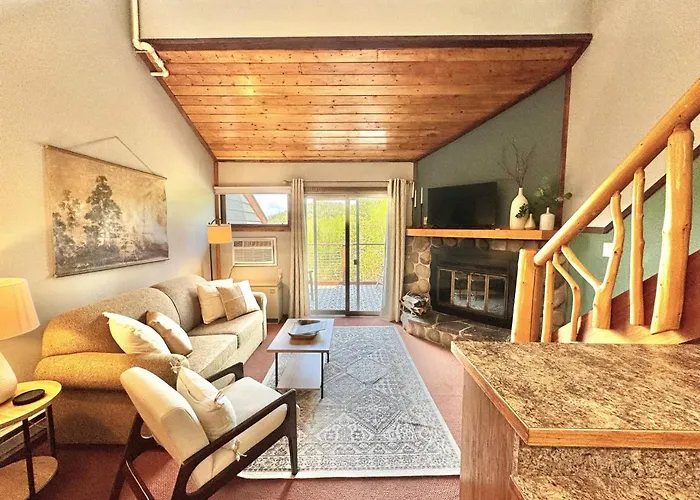Mountainside Ski-In/Ski-Out | Pool & Hot Tub