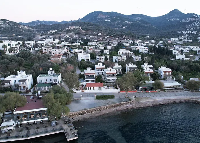 73 Yalikavak, Contemporary Version Of An Old Village House