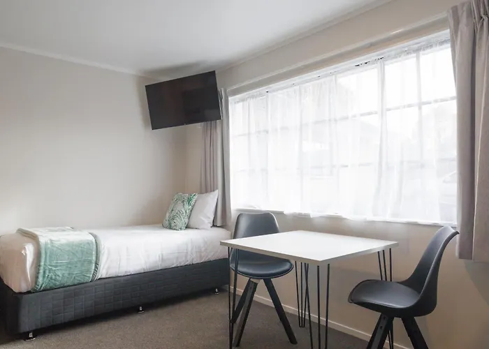 Bk'S Pohutukawa Lodge