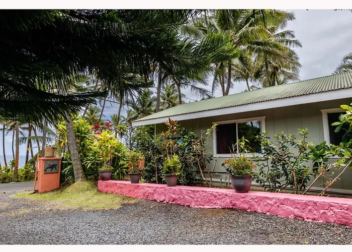 Whale House At Kehena Beach