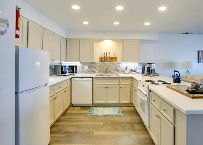 Lincoln City Beach Condo: Clubhouse & Pool Access!