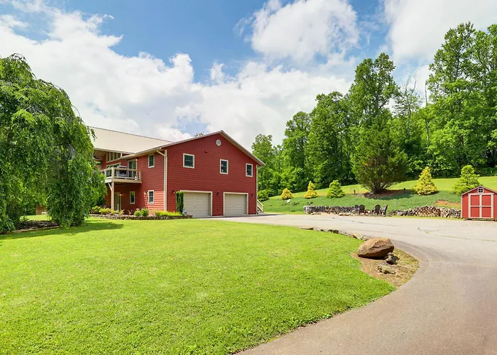 Mtn Views & Hot Tub: 6-Acre Blue Ridge Retreat!