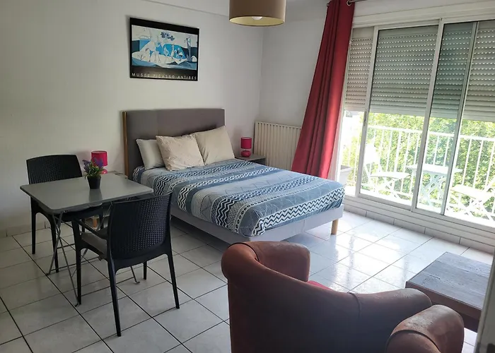 Residence D'Anjou - Grand Studio Avec Clim, Balcon Et Parking Privatif