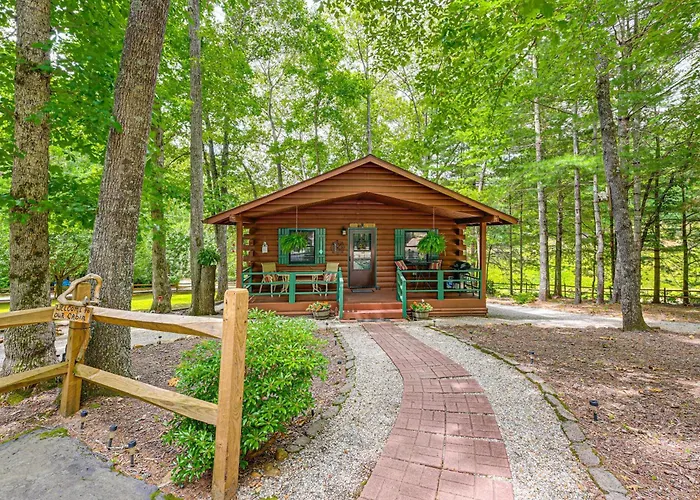 11 Mi To Dtwn: Franklin Cabin W/ Porch!