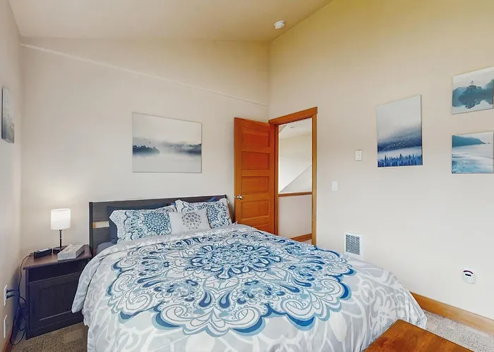 Lake Front Townhome - Rockaway Beach