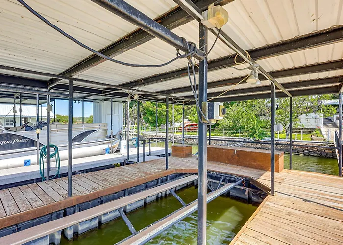 Lakefront Brownwood Home W/ Private Boat Dock