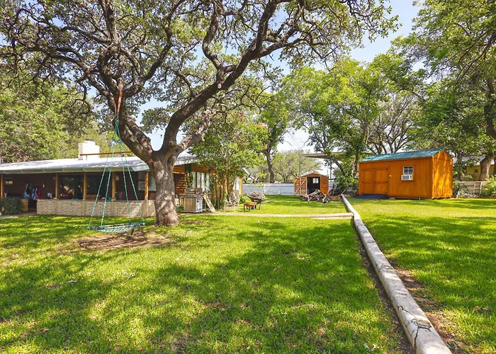 Lakefront Brownwood Home W/ Private Boat Dock